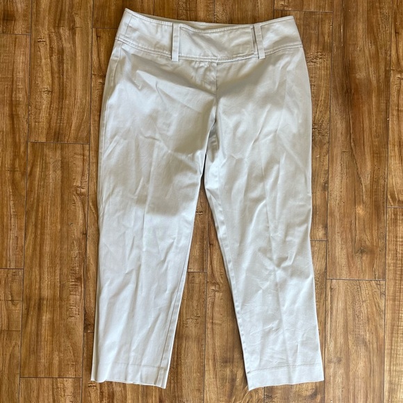 ANN TAYLOR Women’s Tan Capri Signature Fit Low on Waist Pant Size 4 - Picture 1 of 9
